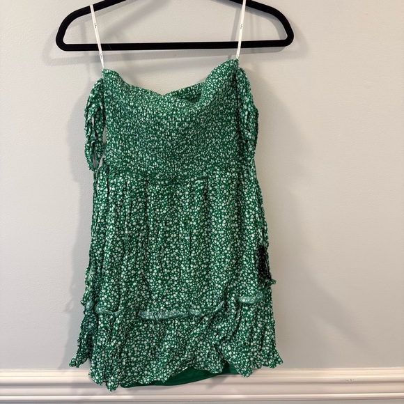 NWT Lulu’s Sweetest Feelings Green Floral Off-the-Shoulder Mini Dress Small - Picture 5 of 8